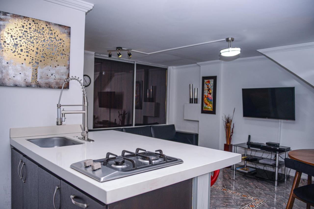 Apartment Carrera 301 Medellin Bagian luar foto