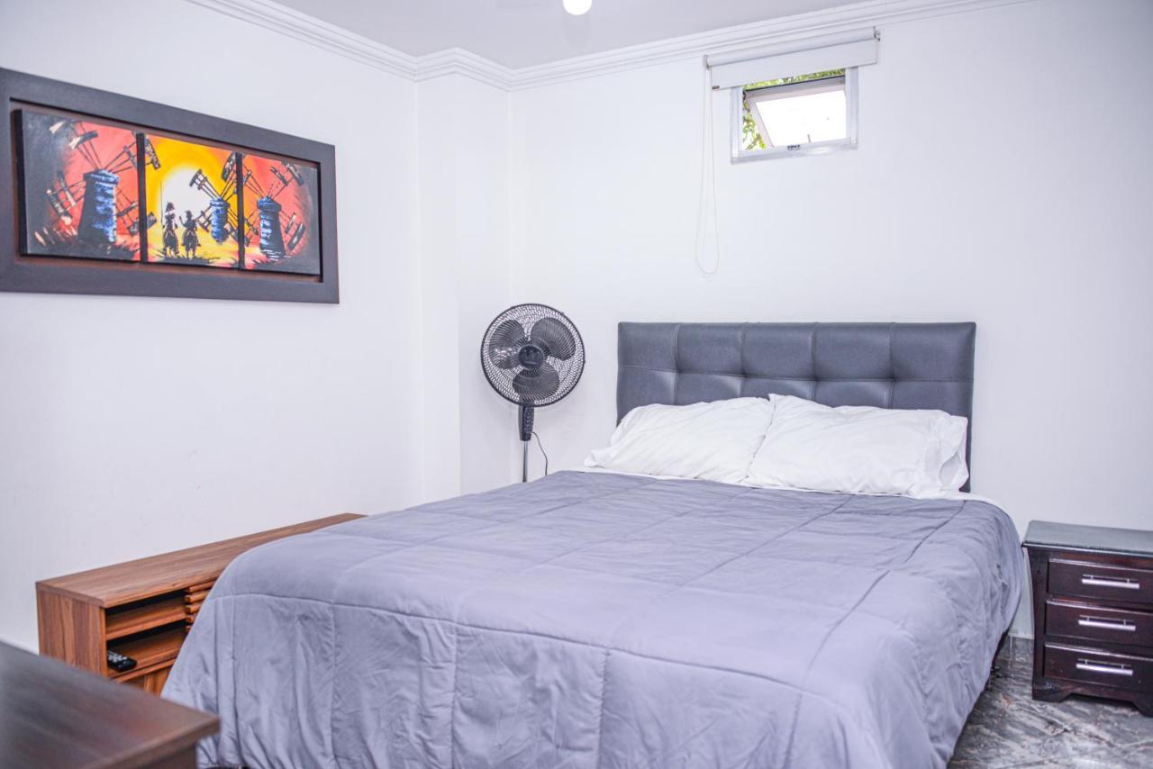 Apartment Carrera 301 Medellin Bagian luar foto