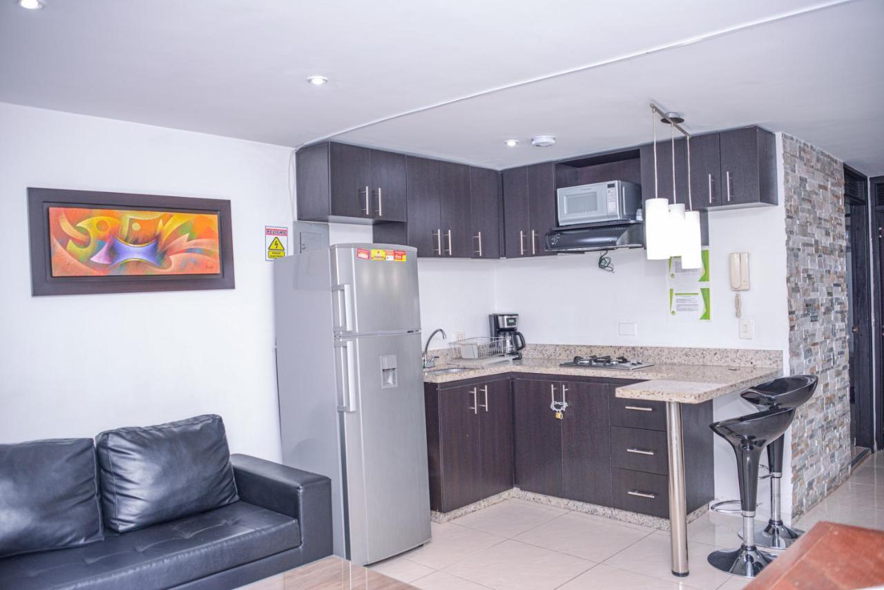 Apartment Carrera 301 Medellin Bagian luar foto