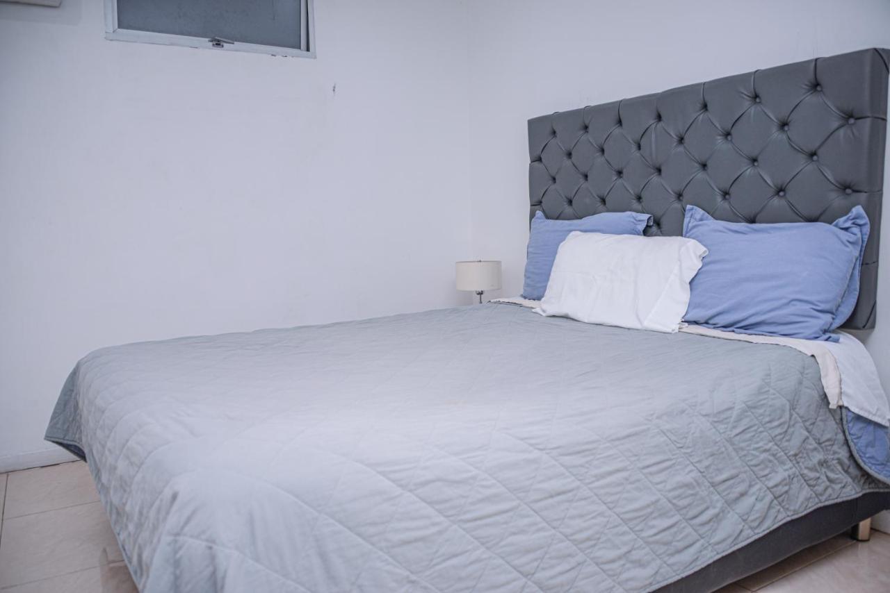 Apartment Carrera 301 Medellin Bagian luar foto