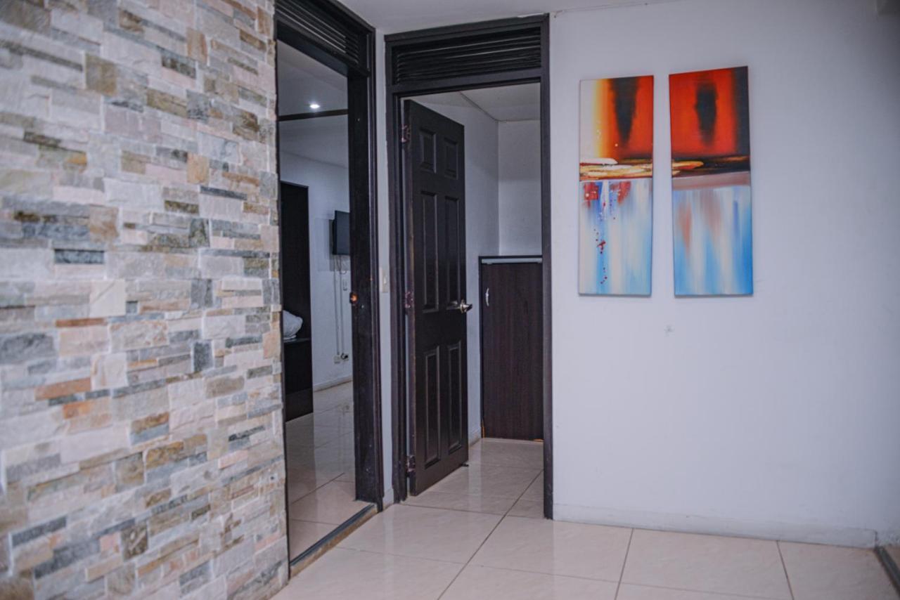 Apartment Carrera 301 Medellin Bagian luar foto
