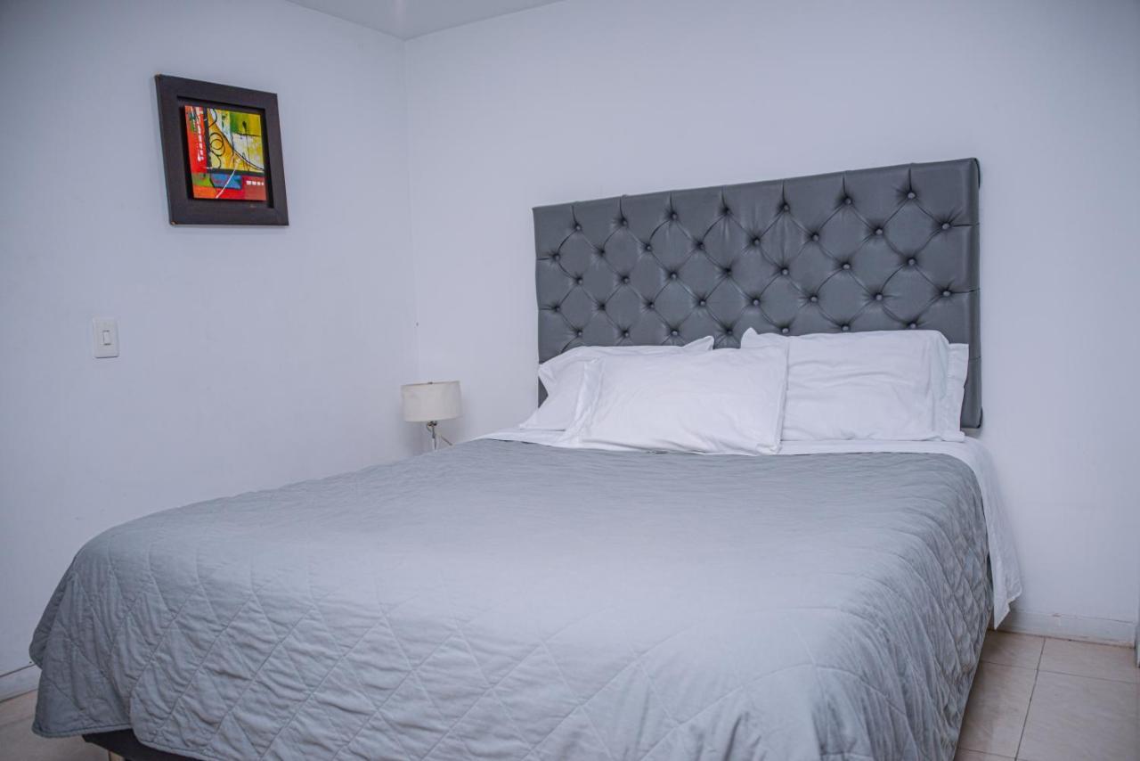 Apartment Carrera 301 Medellin Bagian luar foto