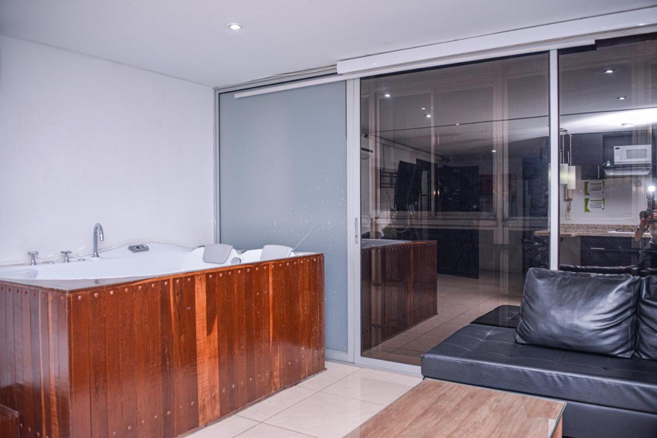Apartment Carrera 301 Medellin Bagian luar foto